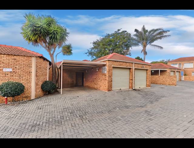 3 BEDROOM TOWNHOUSE FOR SALE IN RUIMSIG